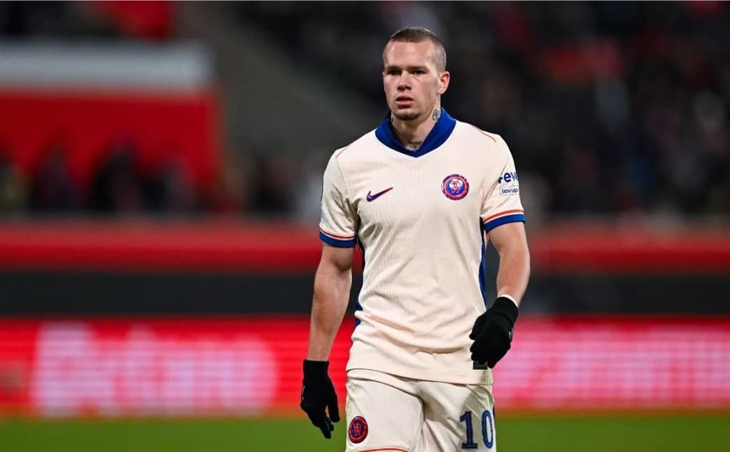 Forgotten Chelsea star issues desperate plea after 400-day absence