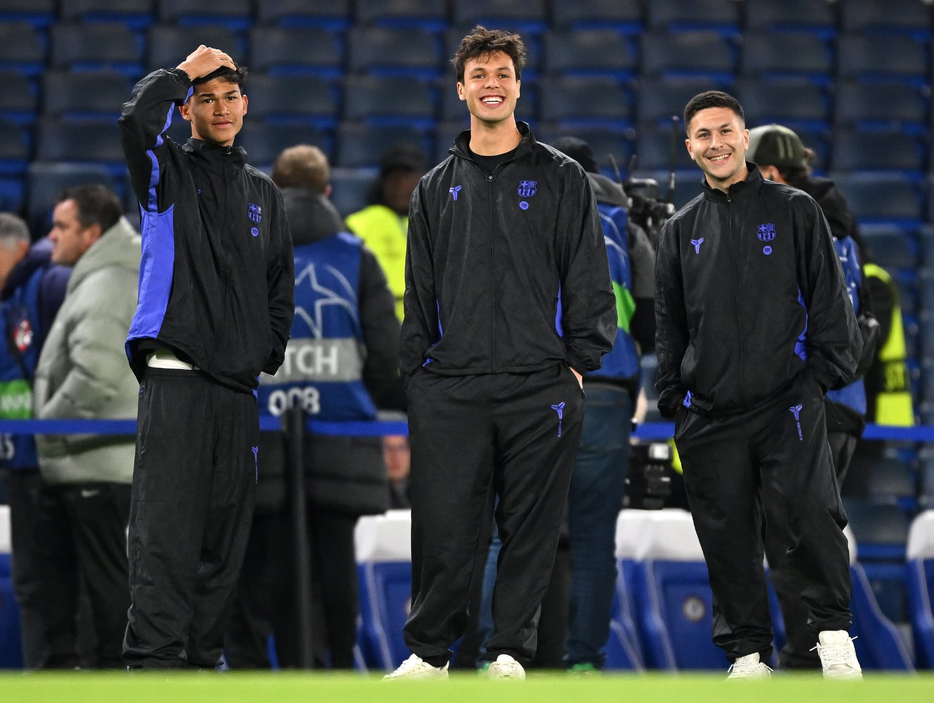Barcelona to receive fee above release clause as Paris Saint-Germain close in on signing