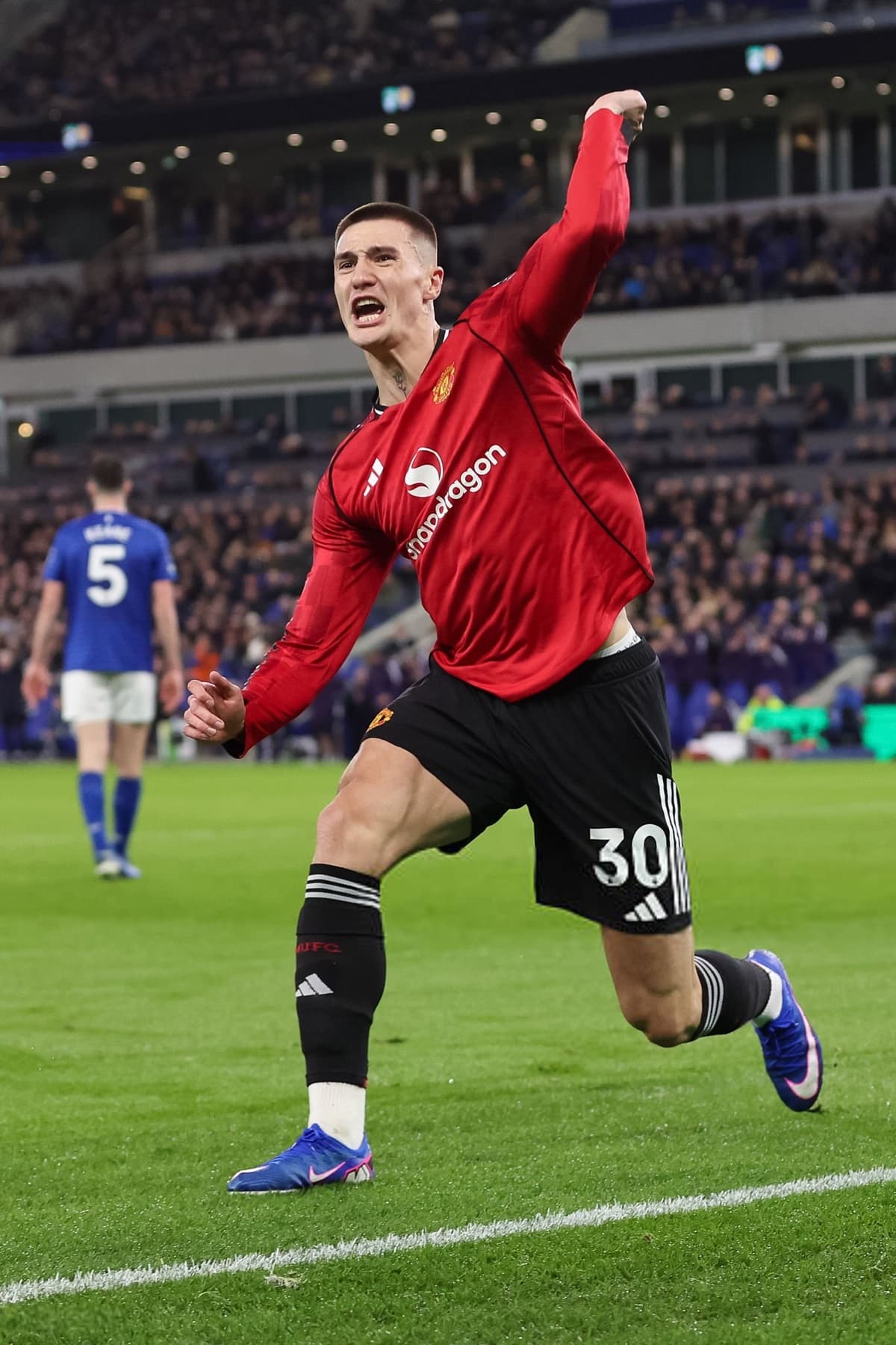 Manchester United secured a 1–0 victory over Everton in the Premier League last night, earning a crucial three points. Substitute Benjamin Šeško netted the decisive goal in the second half to seal the win.