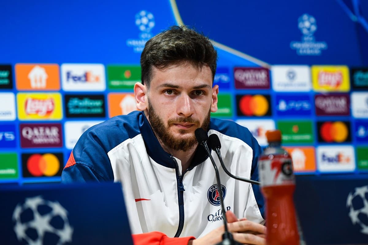 Arsenal transfer target Khvicha Kvaratskhelia performs U-turn on PSG future