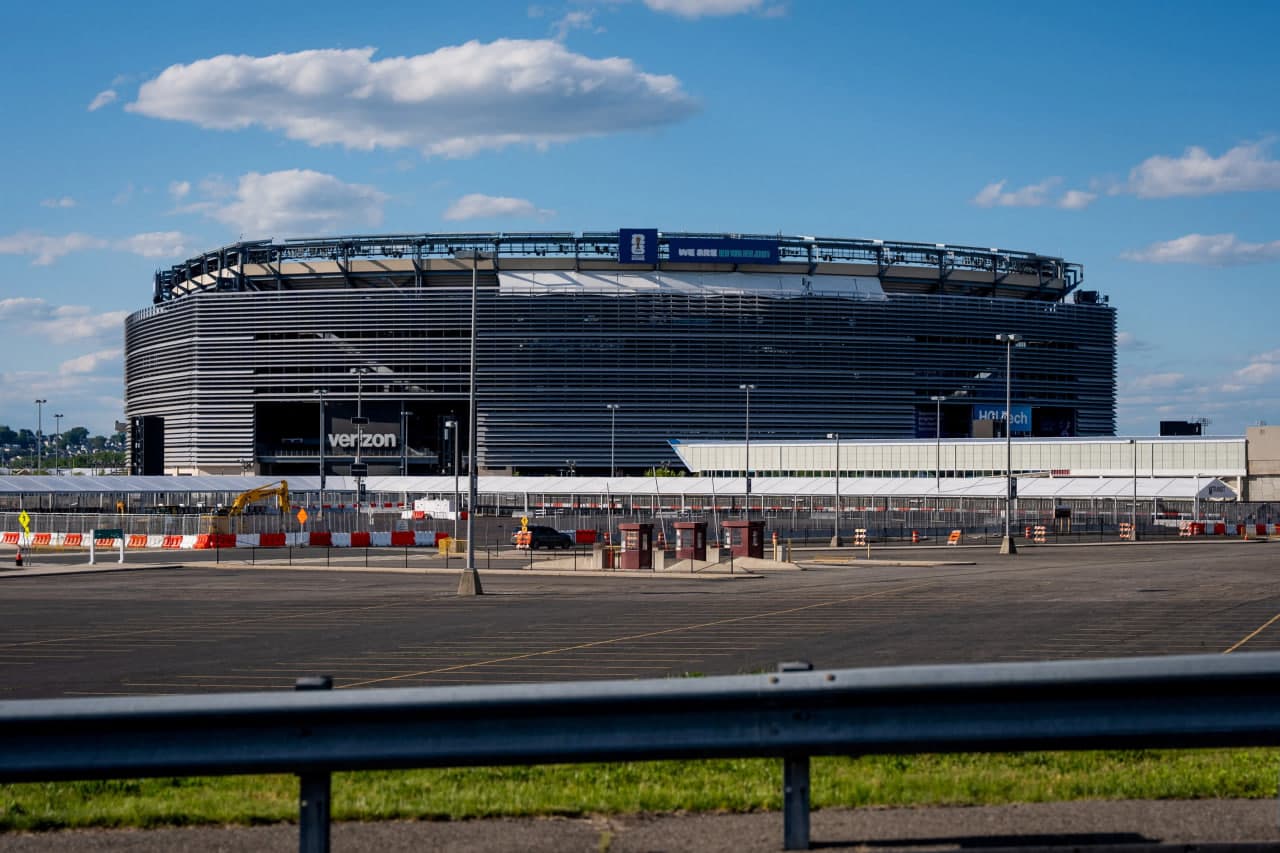 Smoke panic near MetLife Stadium sparks World Cup final fears among fans