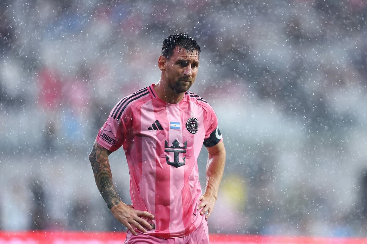 Lionel Messi leaves Inter Miami match early amid World Cup injury concerns