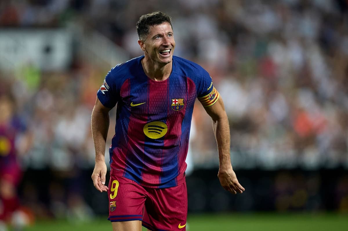 MLS club steps up pursuit of Robert Lewandowski after Barcelona exit