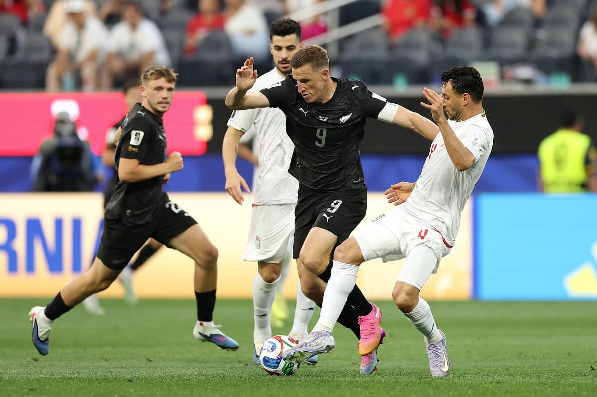 Iran and New Zealand share the points in a four-goal World Cup opener