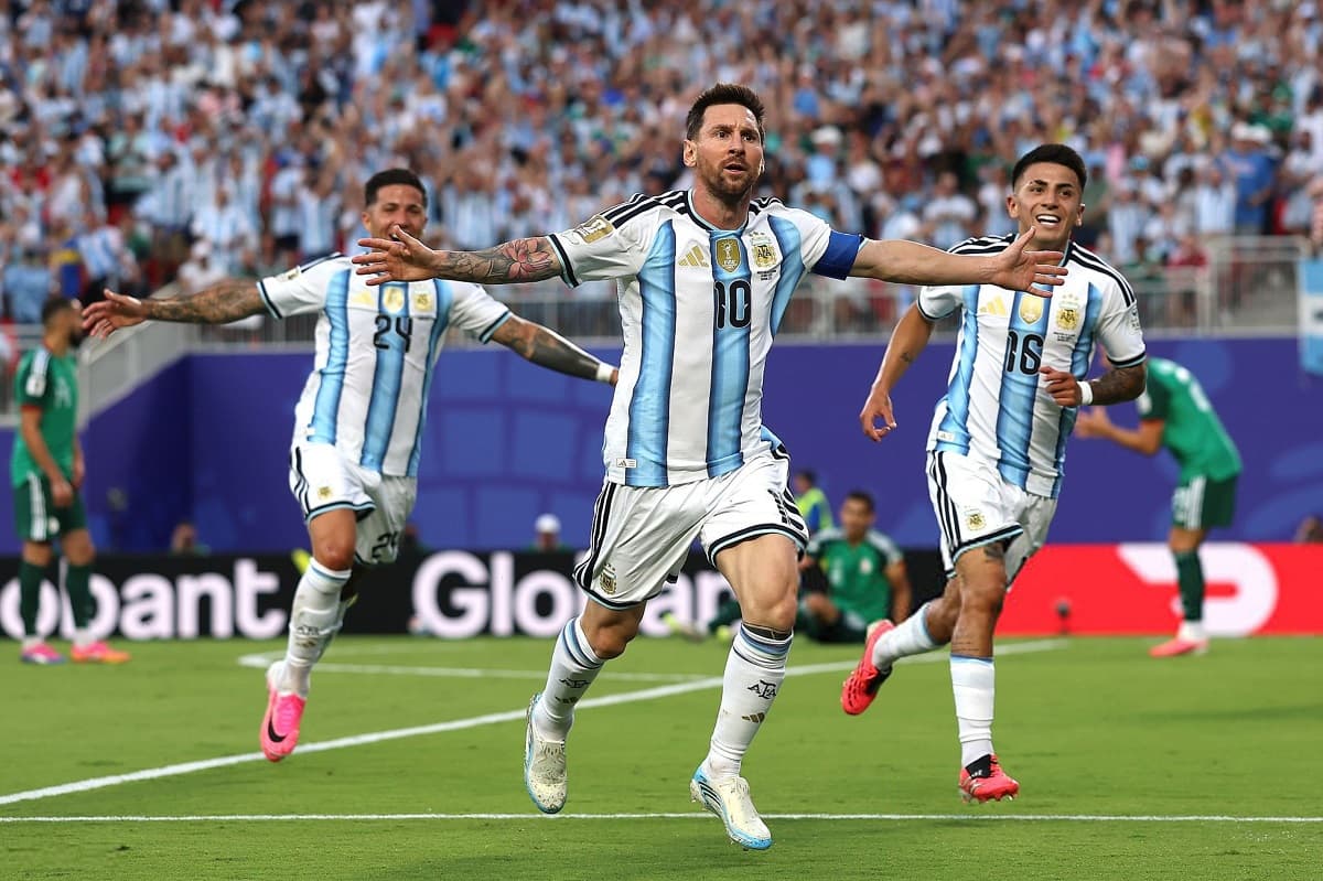 Messi’s super hat-trick powers Argentina to dominant World Cup win over Algeria