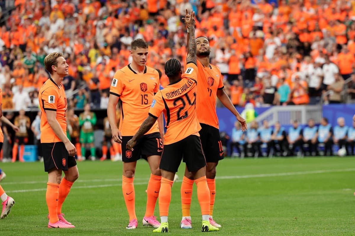 Netherlands hammer Sweden in Group F World Cup clash