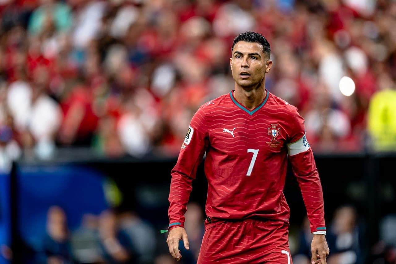 Why does Cristiano Ronaldo keep wearing long sleeves at the 2026 World Cup?