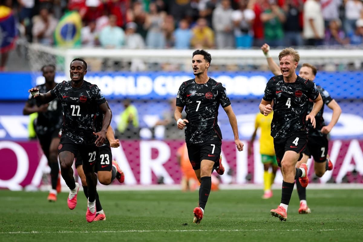 Canada leave it late to eliminate South Africa