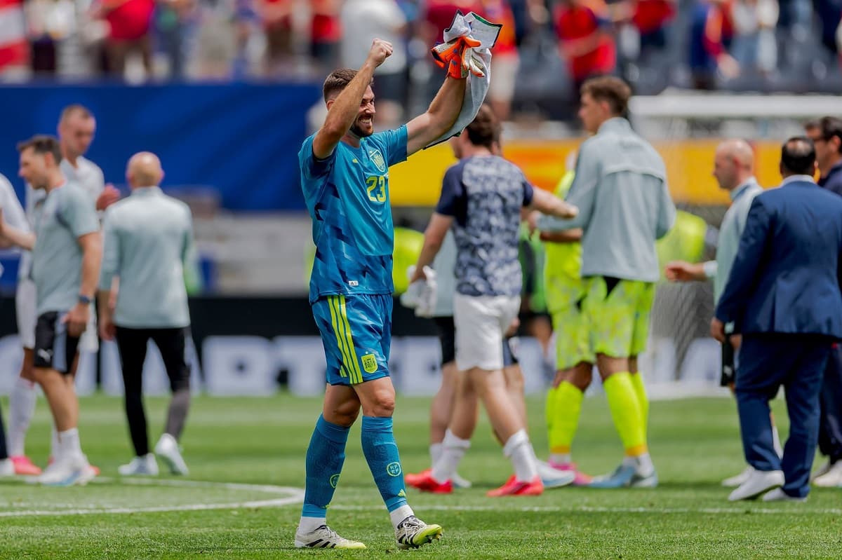 Unai Simon breaks Walter Zenga's 36-year World Cup record