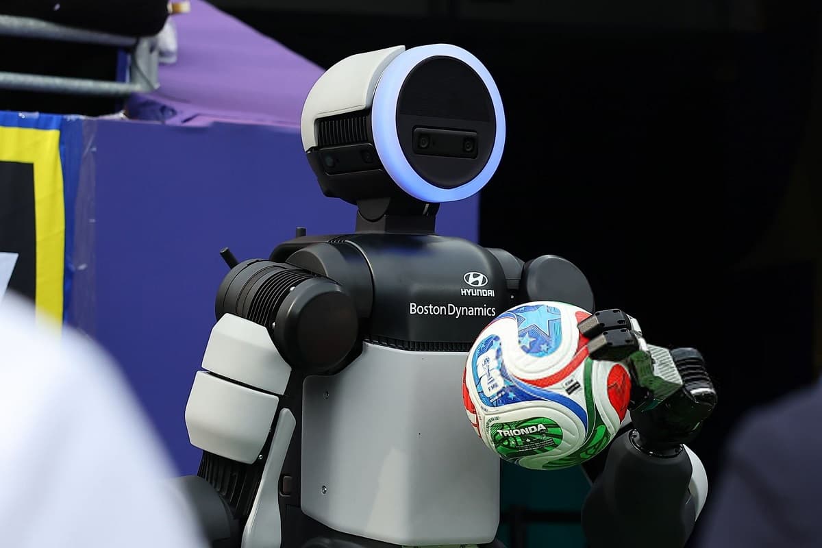 Atlas robot delivers match ball at World Cup