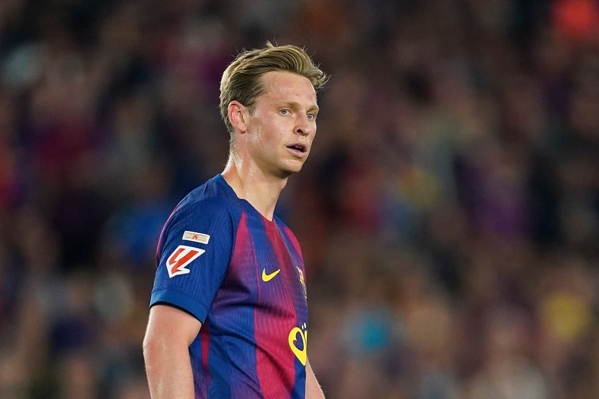 De Jong ruled out for start of Barcelona's season with knee ligament injury