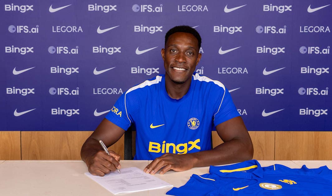 Chelsea announce signing of Danny Welbeck until 2028