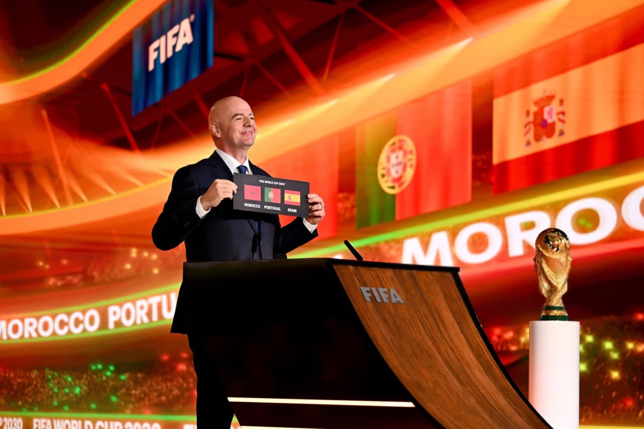 Infantino holds FIFA crisis talks after World Cup rights plan collapses