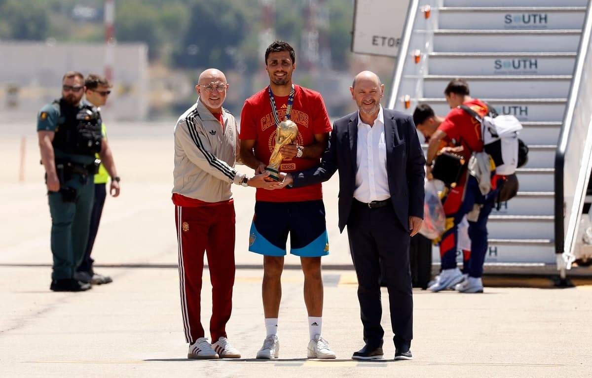 Spain prepare lucrative Luis de la Fuente contract extension