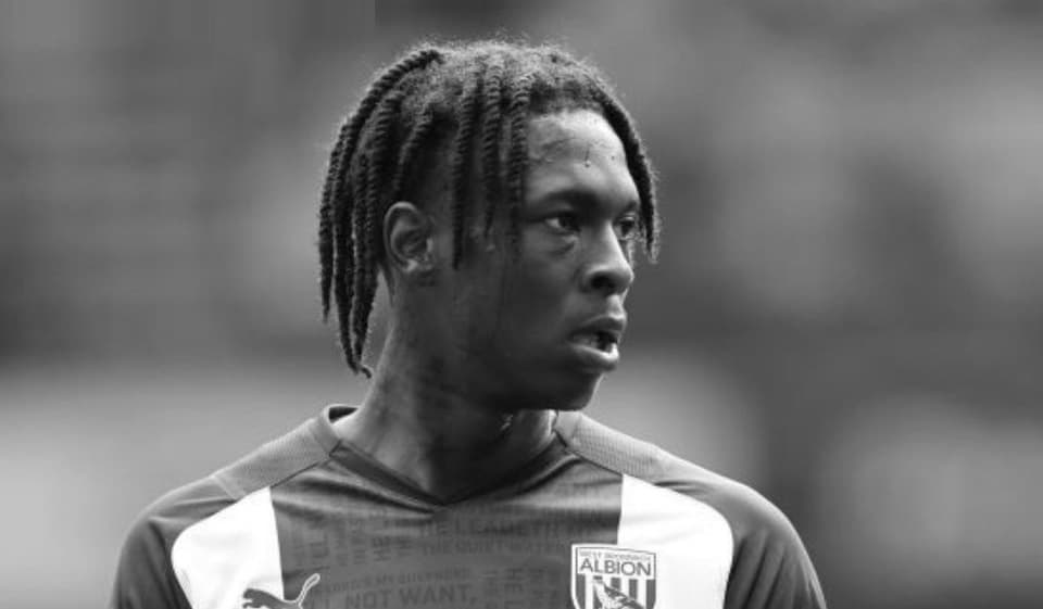 Portuguese soccer player Quévin Castro dies at 25 after collapsing during friendly match
