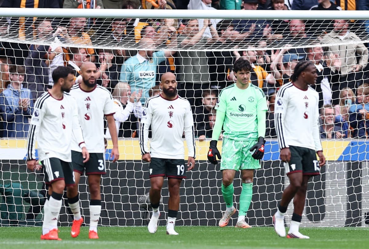 Manchester United warned after breaching Premier League kit rules