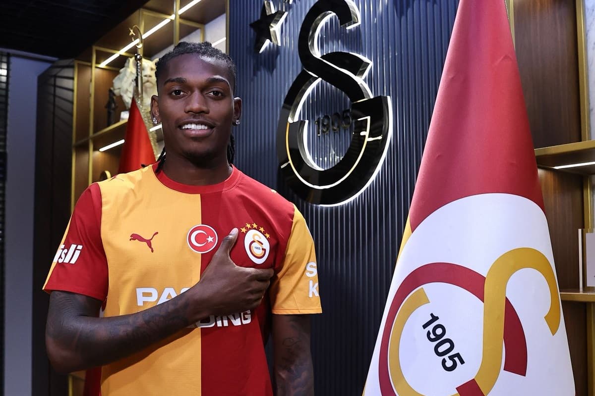 Galatasaray officially announce agreement to sign Rafael Leao
