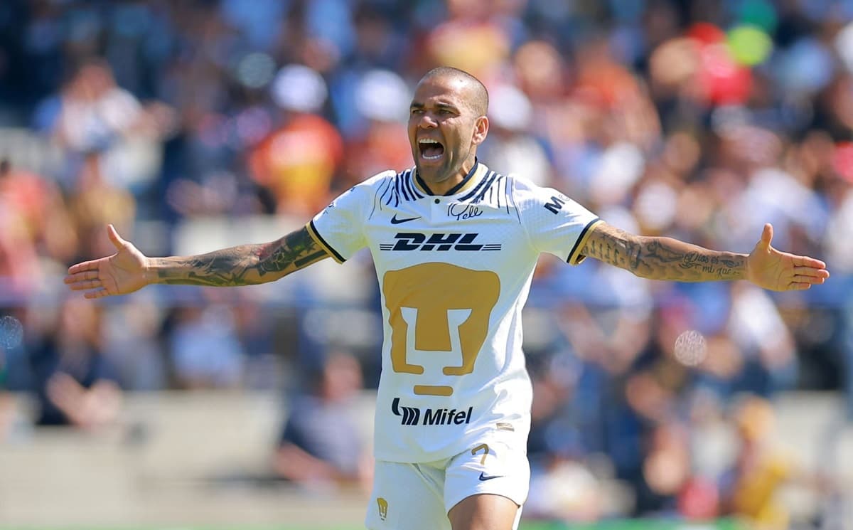 Dani Alves ordered to pay Pumas £1.7m after losing contract dispute