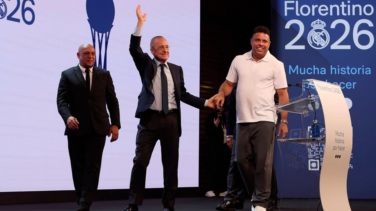 Ronaldo and Roberto Carlos take a major step into Brazilian football