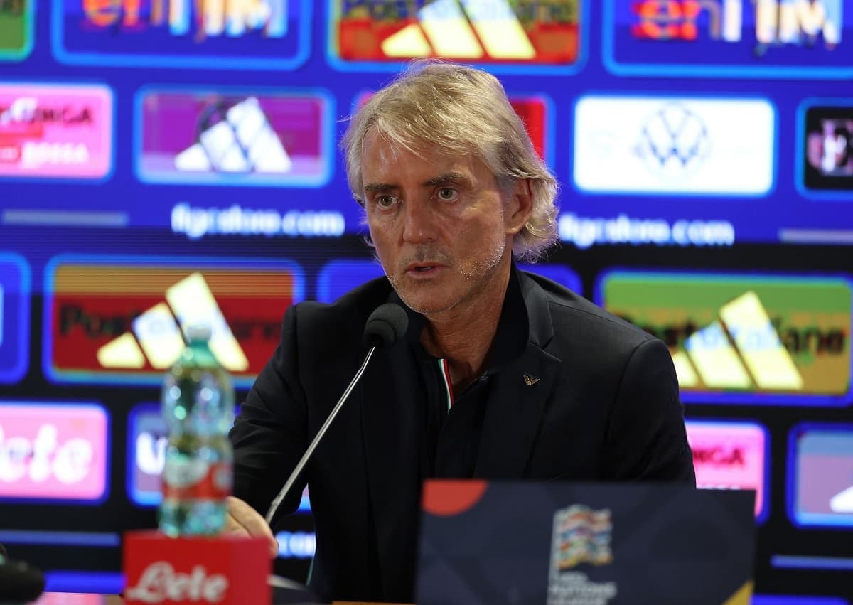 Mancini delays Italy XI decision until Friday morning