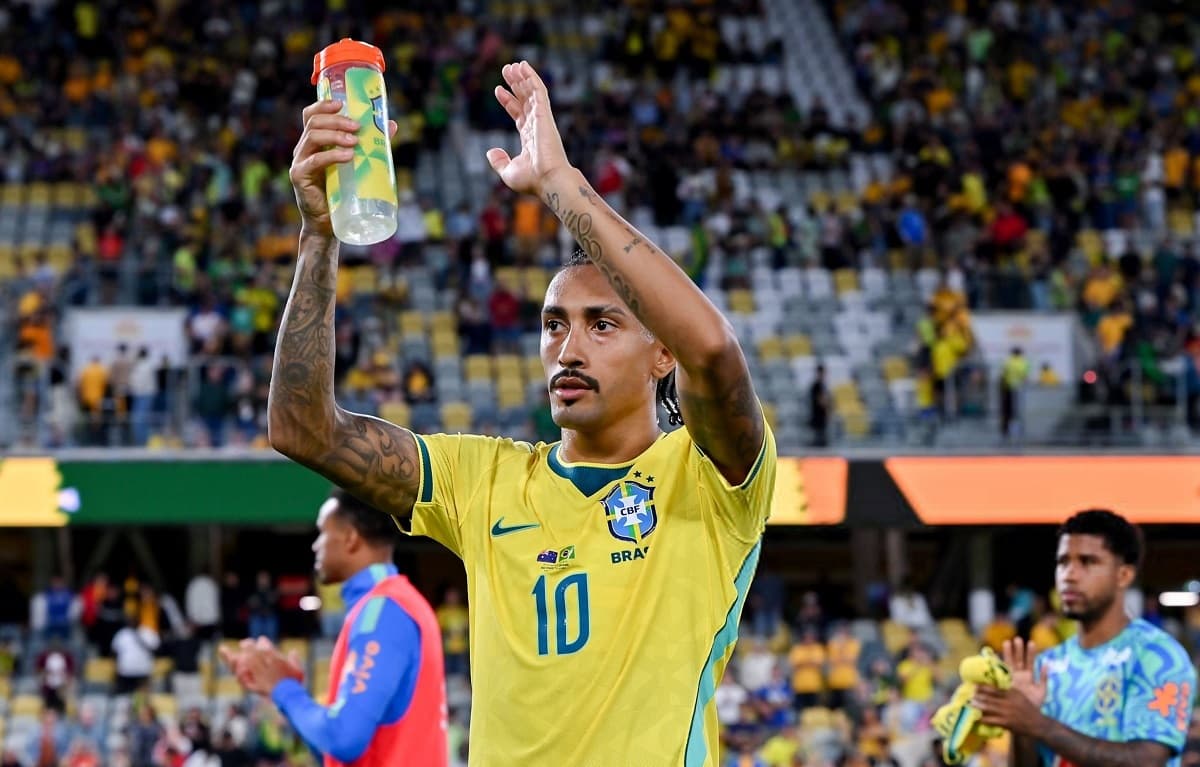 Raphinha injury scare eases as Barcelona await medical tests