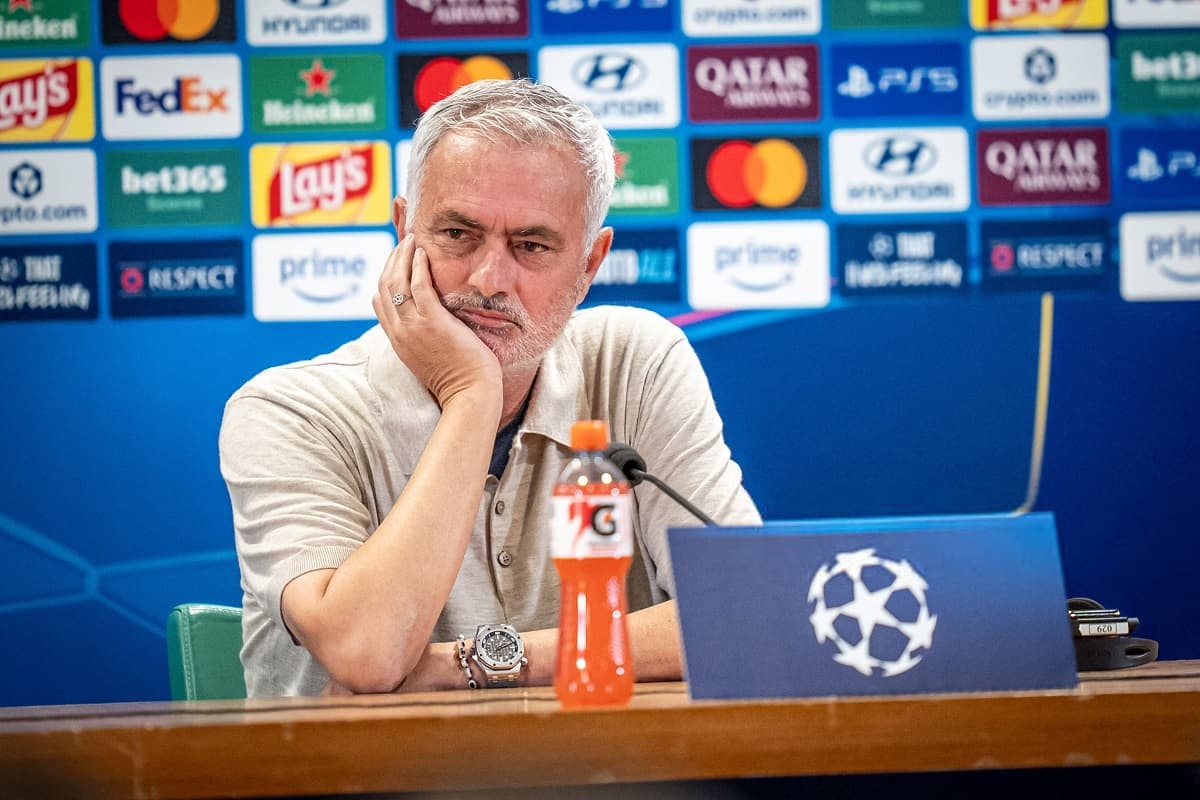 Mourinho backs referees ahead of emotional Roma return