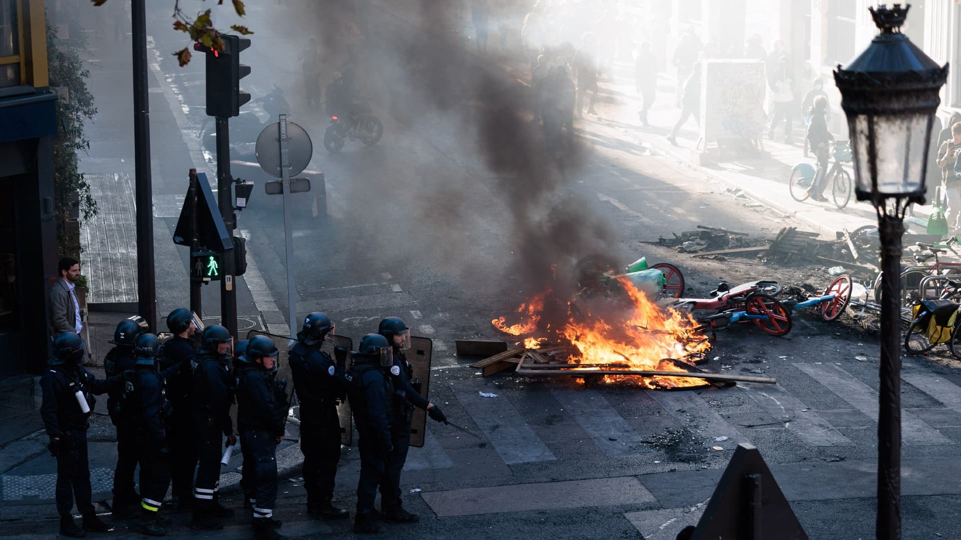 PSG vs Barcelona clash to go ahead despite security concerns in France