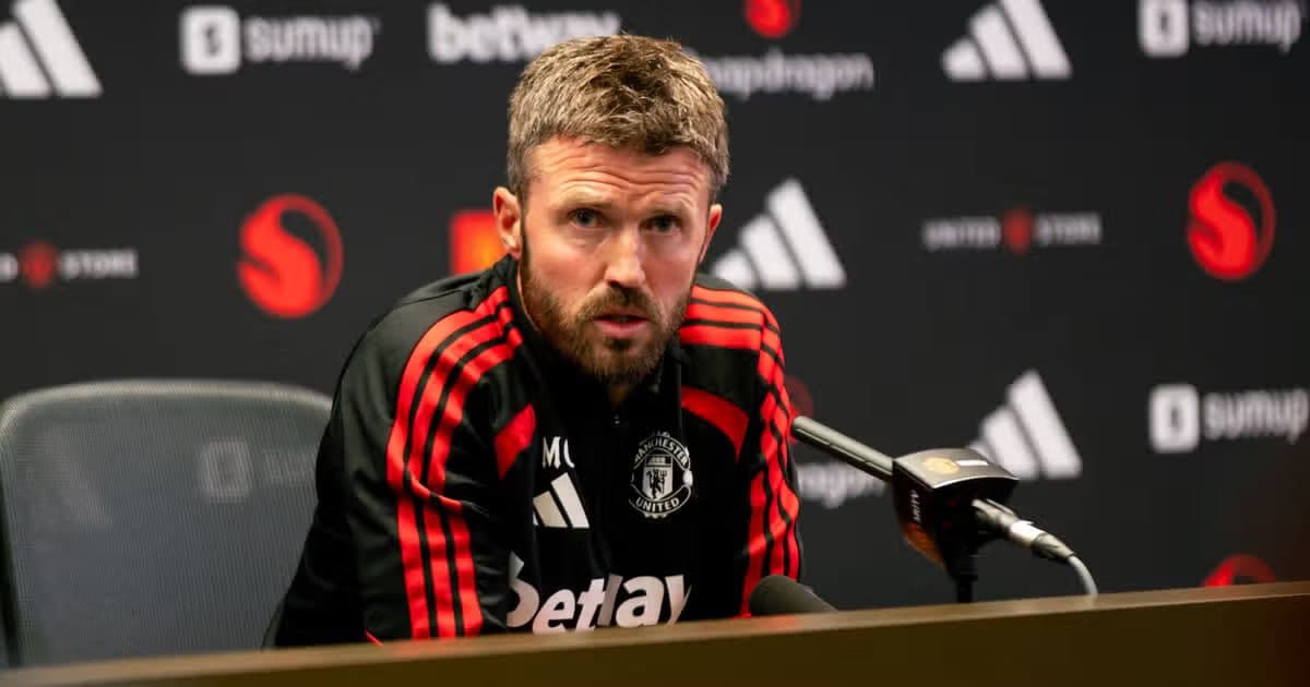 Carrick confirms Fernandes will remain Manchester United captain